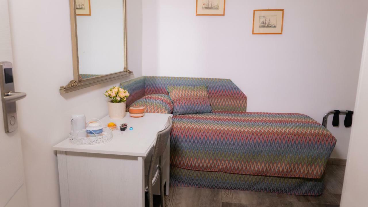 Aleandre Bed & Breakfast Foggia Exterior photo